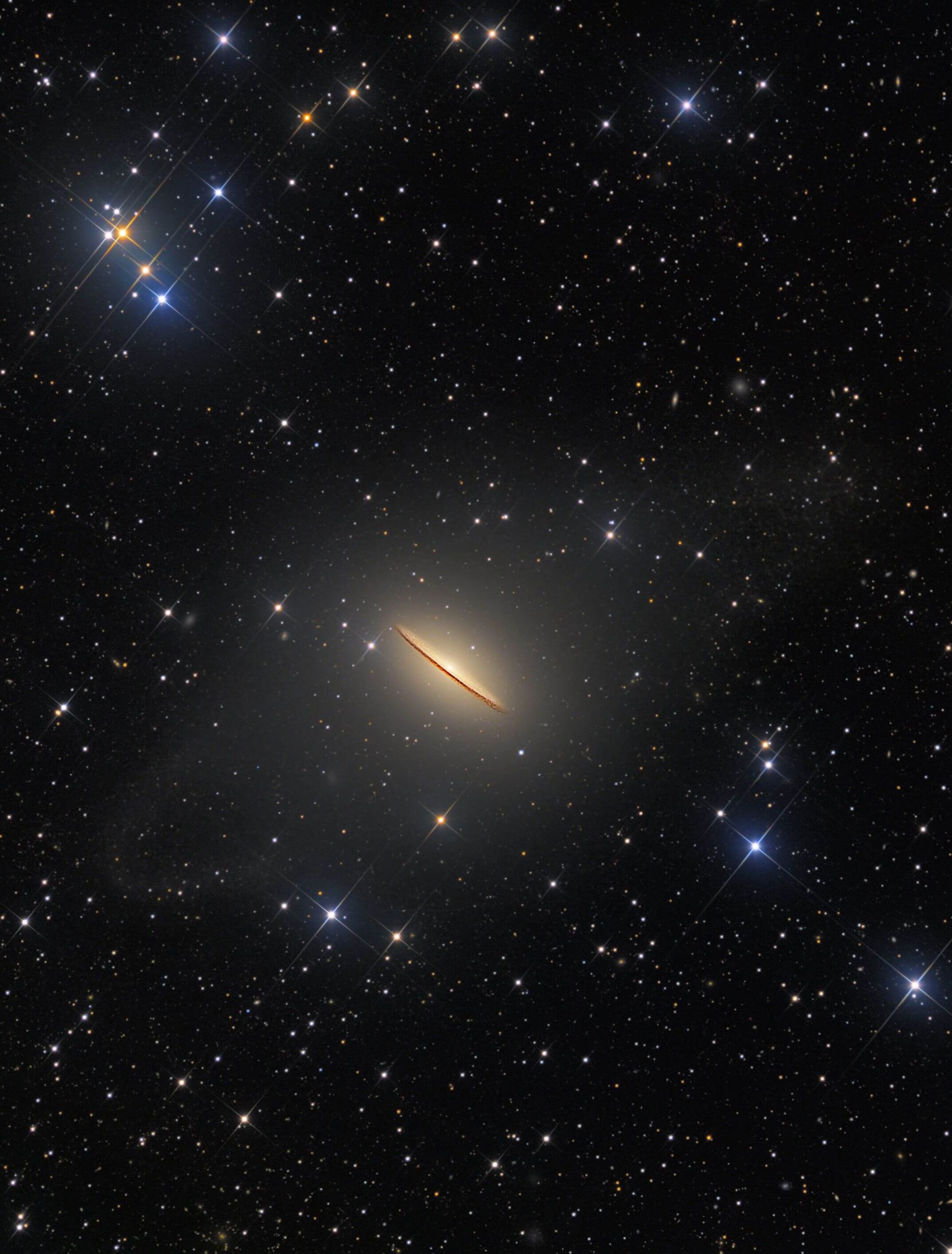 Astrofotógrafo la encantadora galaxia del sombrero